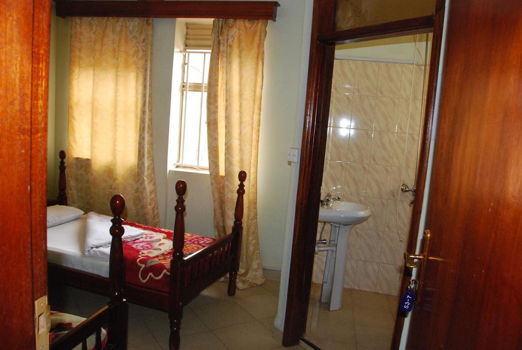 Serene Hotel Kampala Oda fotoğraf