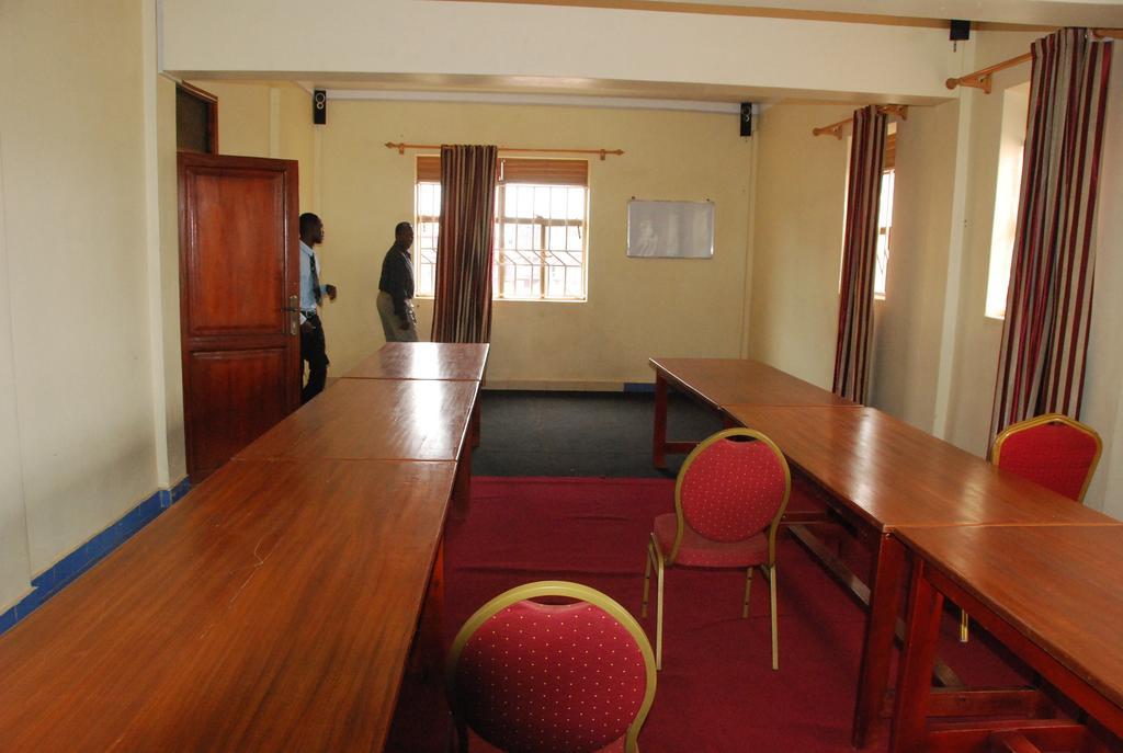 Serene Hotel Kampala Dış mekan fotoğraf